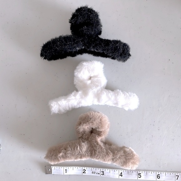 NWT - Furry claw clips 3 for $12 - Picture 5 of 6
